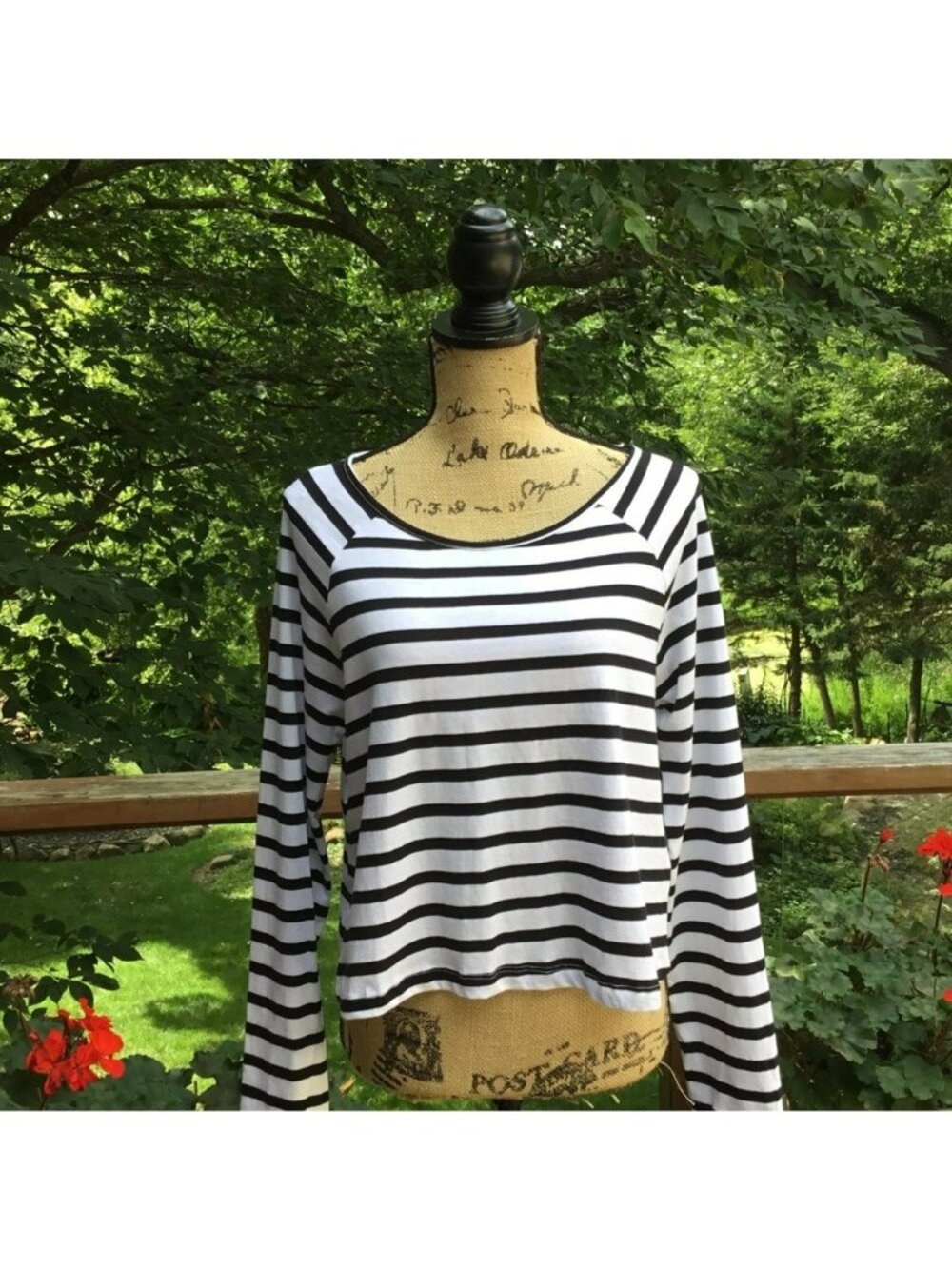 NEW ASOS Black & White Pullover Crop Top Womens Medium